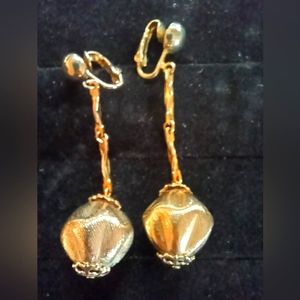 Vintage Sarah Coventry clip earrings